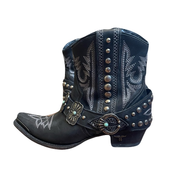 Silver Mesa bootie with turquoise detail cuffs studs and embroidery - Picture 4 of 8
